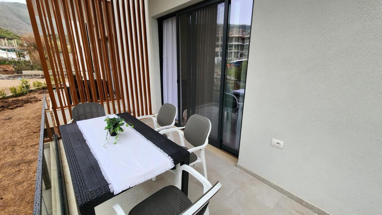 Solar Rooms And Apartments Himarë Exterior foto